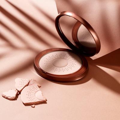 Protector solar en polvo facial: reaplicación inteligente sin alterar el equilibrio de la piel.