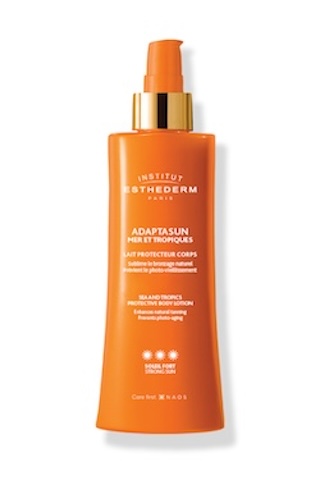 Adaptasun Leche Solar Corporal para bronceado natural, ideal en climas tropicales y exposición prolongada.